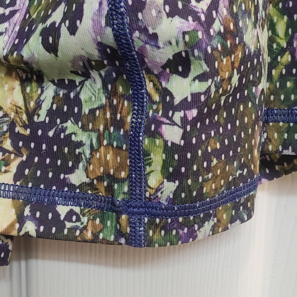 EUC Lululemon Power Y Tank - Picture 7 of 15